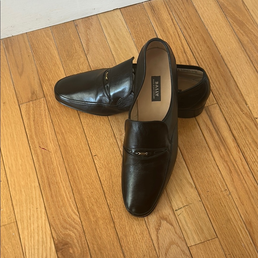 Bally Black Loafers Classic Slip-On Design - Picture 6 of 6